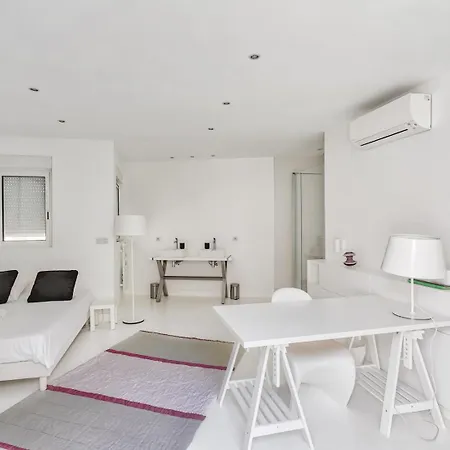 Superbe Loft Avec Patio A Διαμέρισμα *