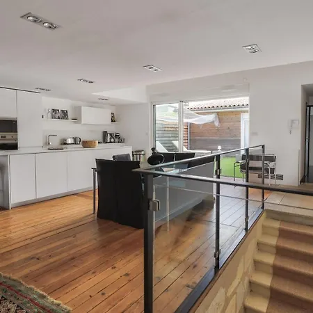 Superbe Loft Climatise Avec Patio A