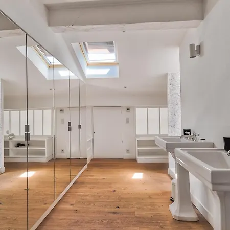 Superbe Loft Climatise Avec Patio A *