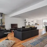Superbe Loft Avec Patio A Apartment