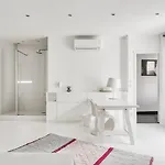 Superbe Loft Avec Patio A Apartment *
