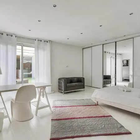 Daire Superbe Loft Avec Patio A *