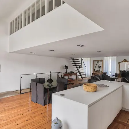 Superbe Loft Avec Patio A *