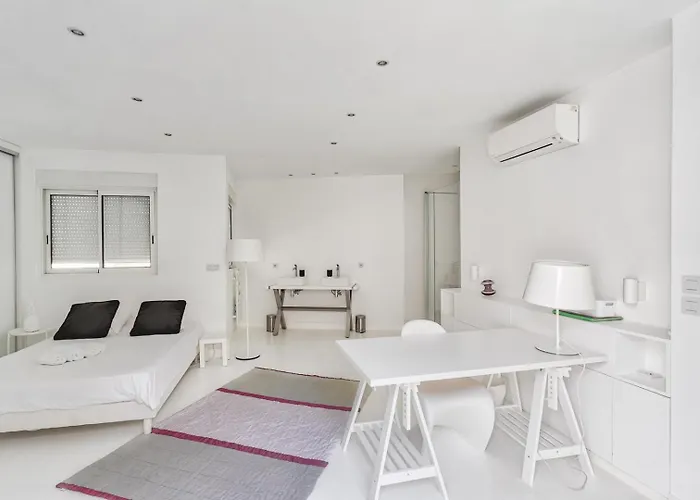 Superbe Loft Avec Patio A Apartament *